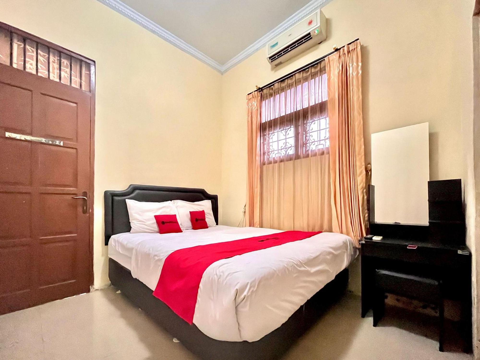 Reddoorz At Hotel Madani Syariah Lempuyangan Yogyakarta Exterior foto